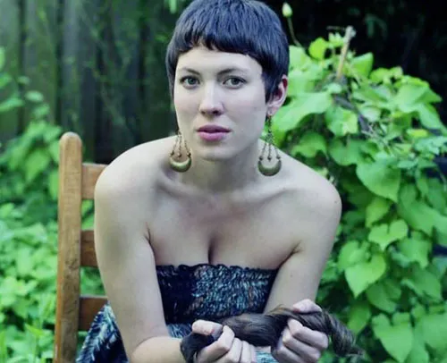 Même les joueuses de folk ⁈