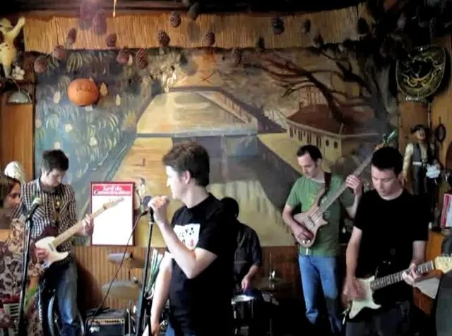 The Runaway Secret Live chez Adel